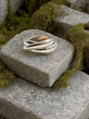 Silpada interlock Sterling Silver Ring  size 5 “Showtime” R2889